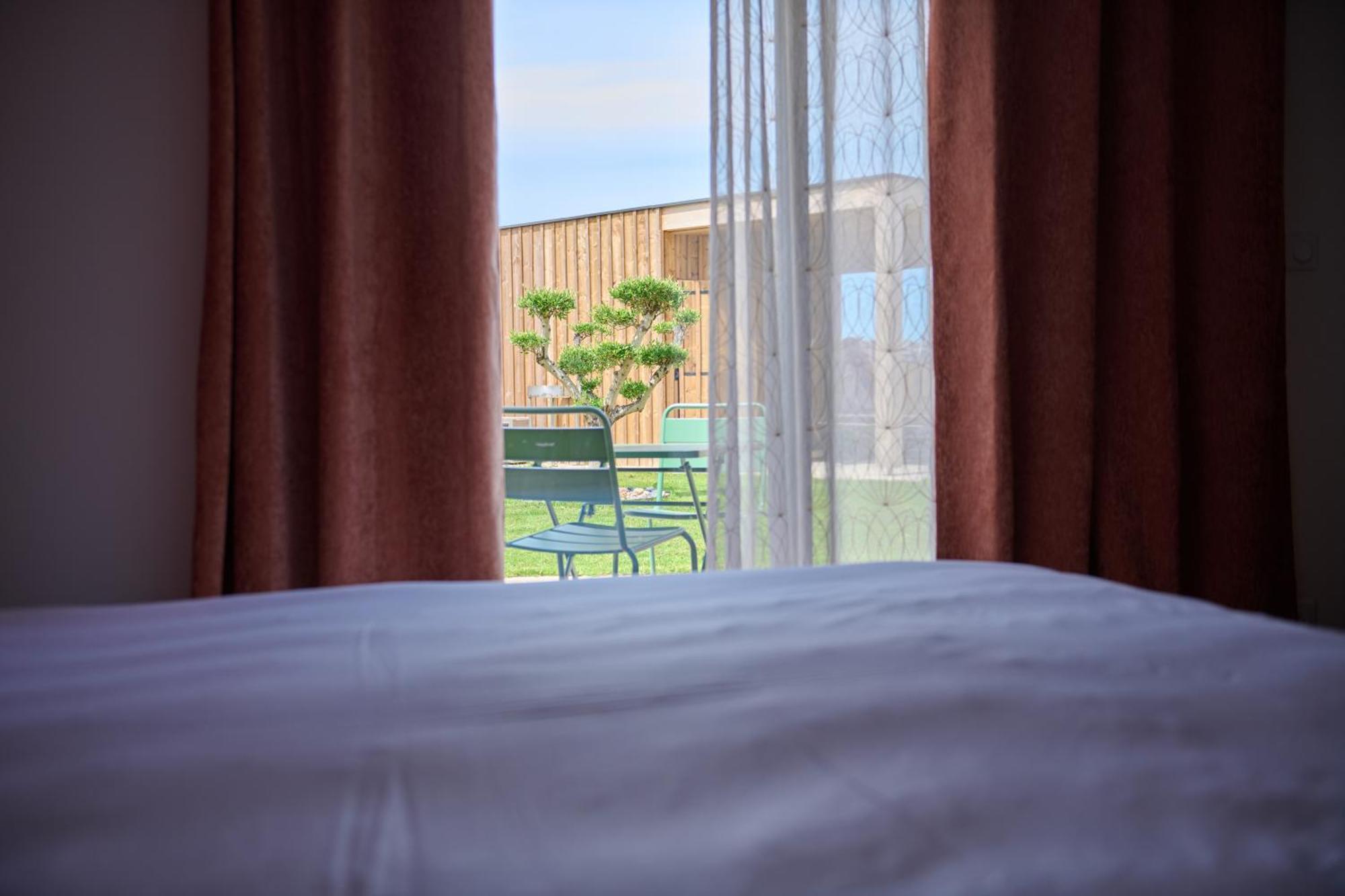 Le Repaire Lagardere Bed & Breakfast Lussac  Eksteriør bilde