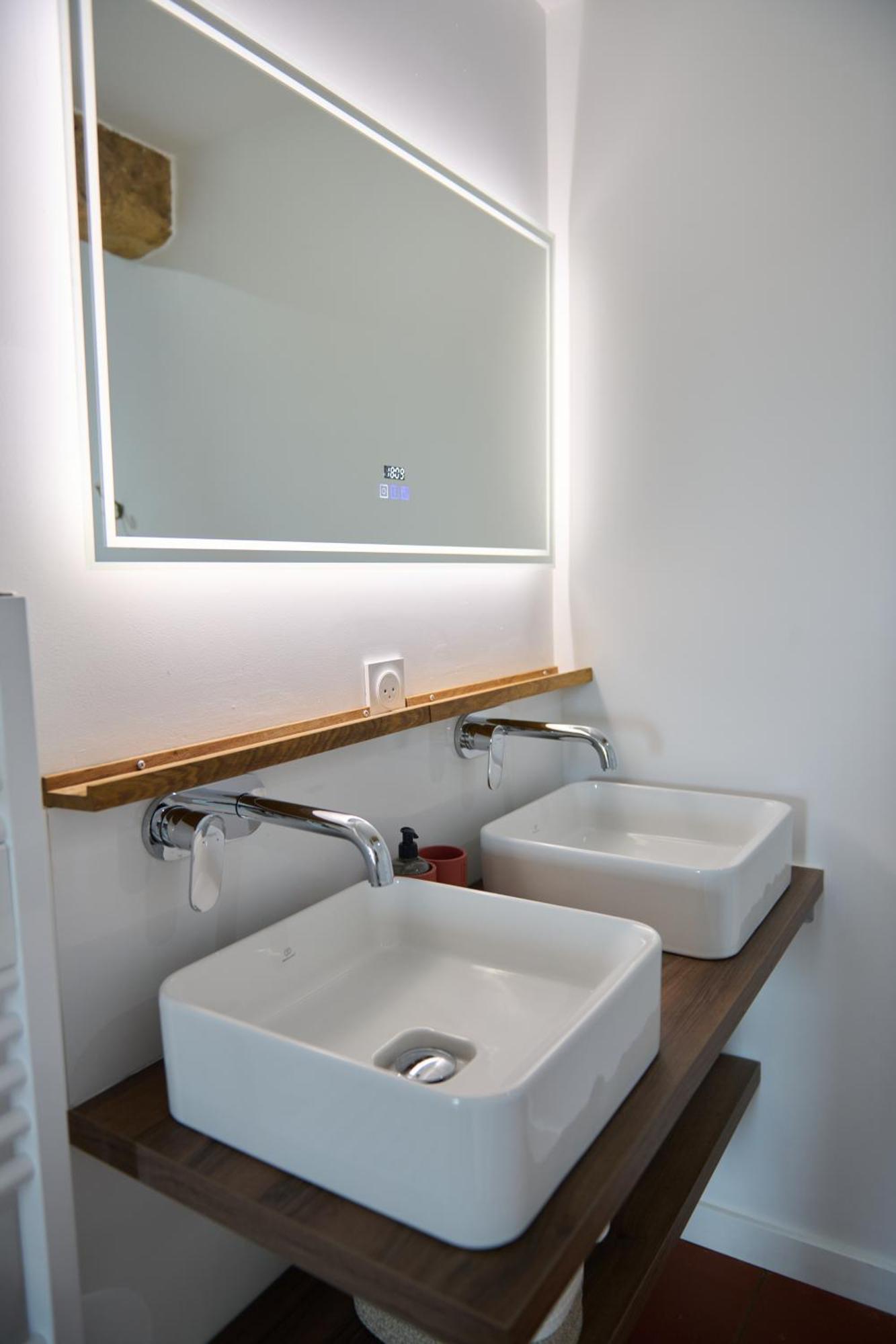 Le Repaire Lagardere Bed & Breakfast Lussac  Eksteriør bilde